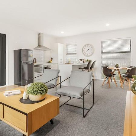 Modern And Central With 2 Ensuites -By Kosh Bnb Hamilton Exterior foto